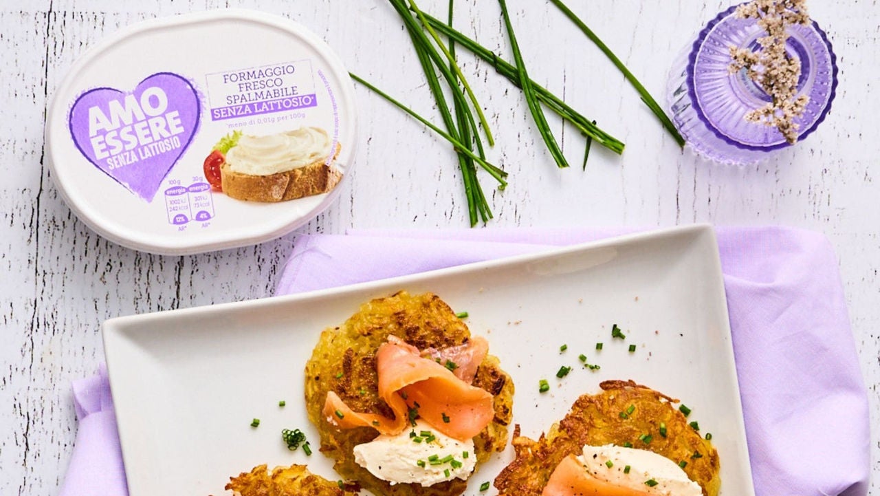 ricetta-rosti-di-patate-con-formaggio-erba-cipollina-e-salmone-affumicato.jpg